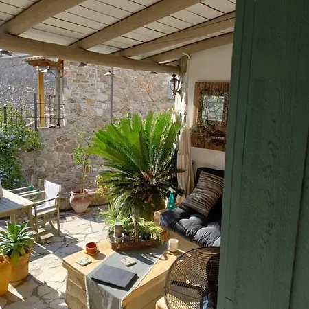 Zoe Hébergement de vacances Kakorrevma