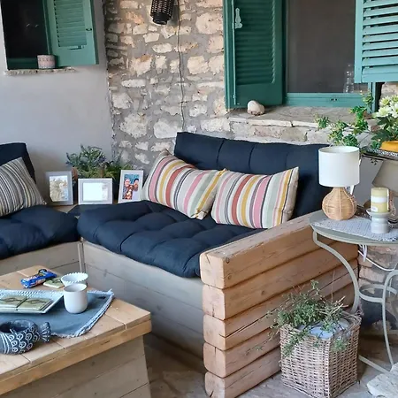 Zoe Hébergement de vacances Kakorrevma